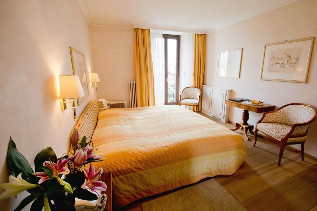 Romantik Hotel Castello Seeschloss أسكونا الغرفة الصورة
